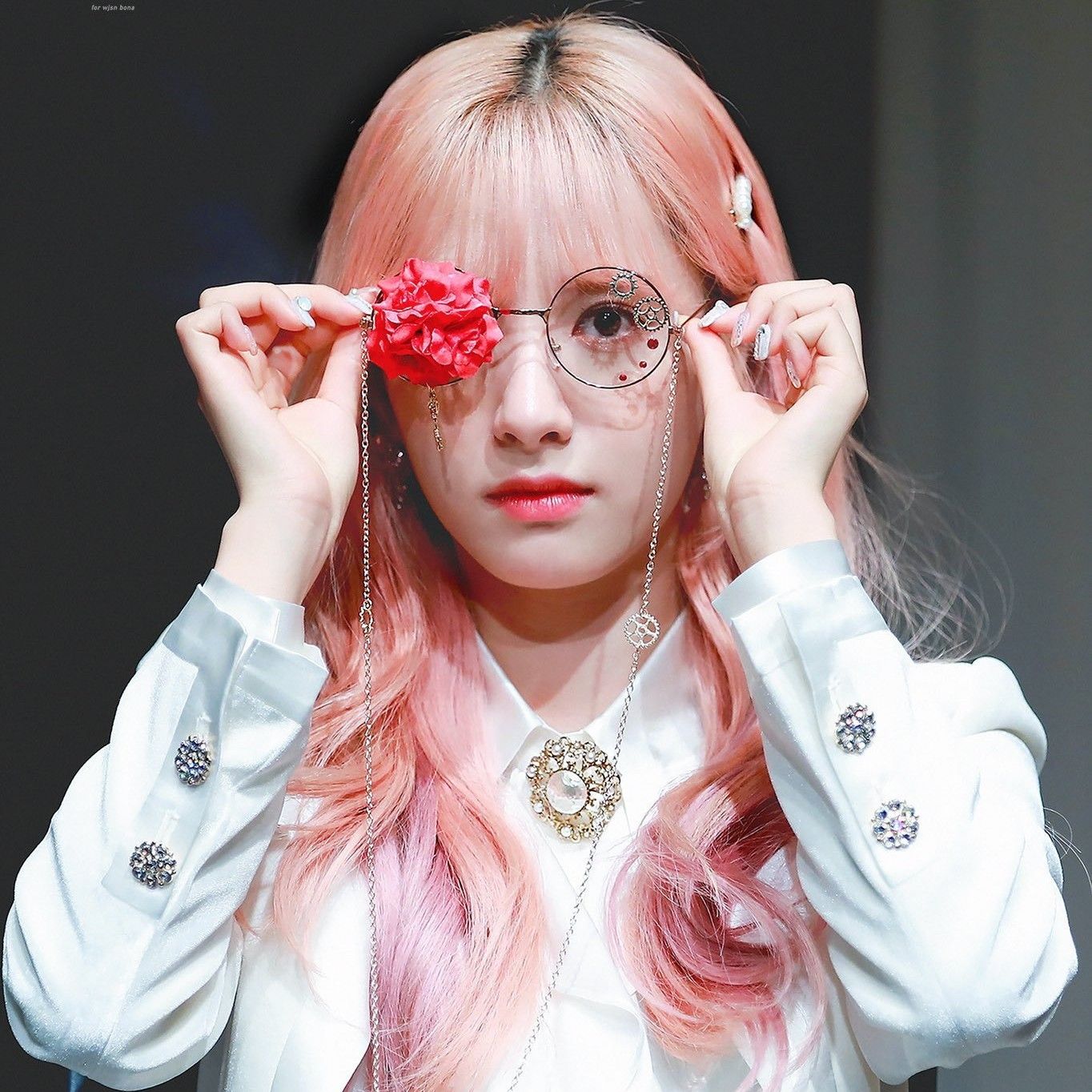 Today’s hot picks from the 자유게시판 community