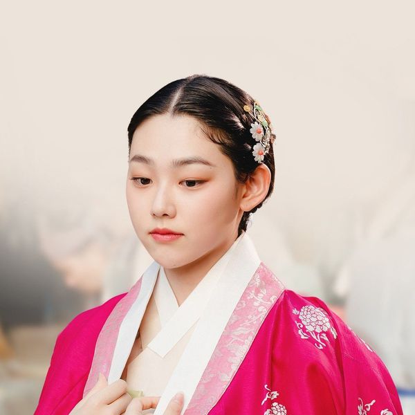 Signature photo of Mina (gugudan) capturing their charm