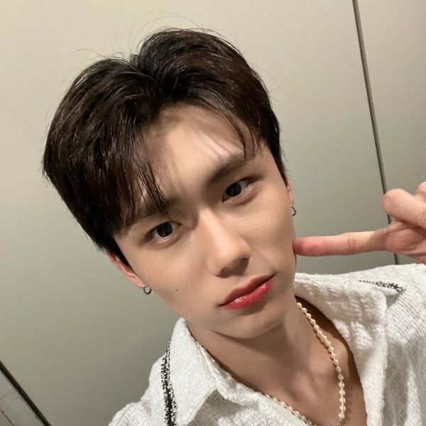 Shining profile picture of Jonghyeong (DKZ) on today's Choeaedol