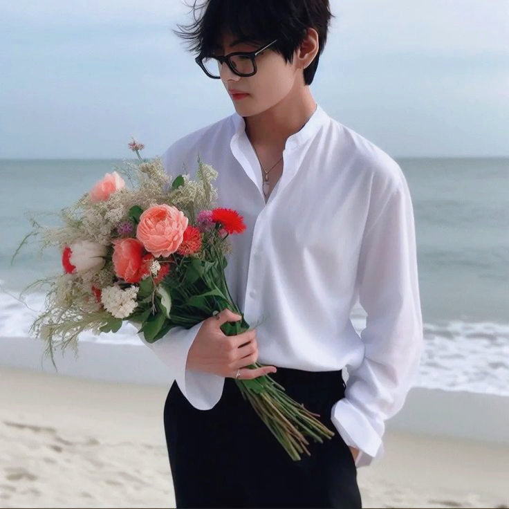 Behind-the-scenes cut of V (BTS)