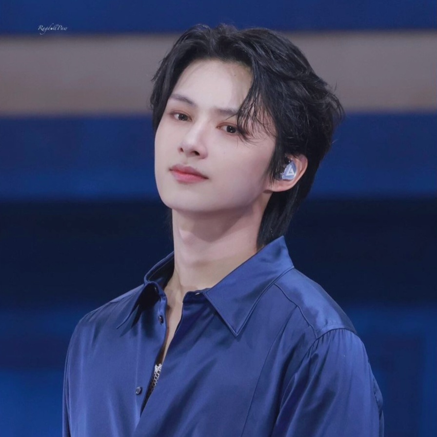 A moment captured by Jun (SEVENTEEN)'s fan