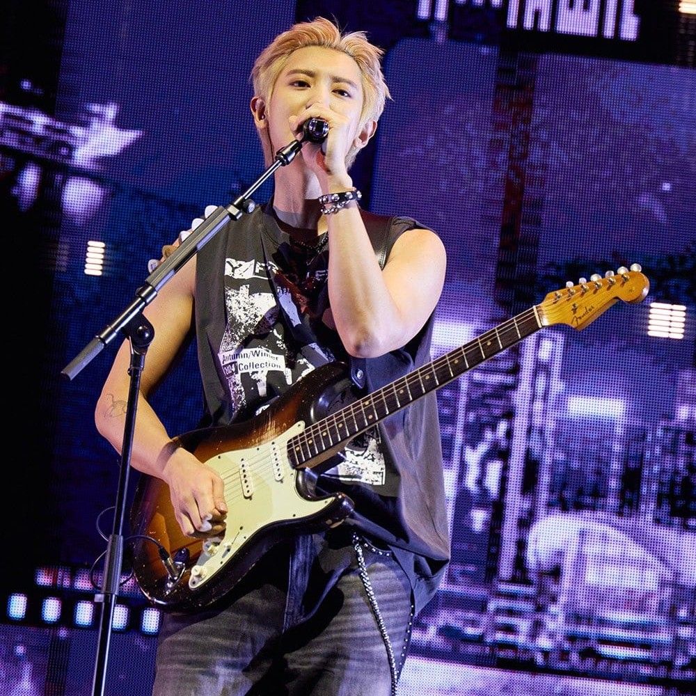 Behind-the-scenes cut of EXO