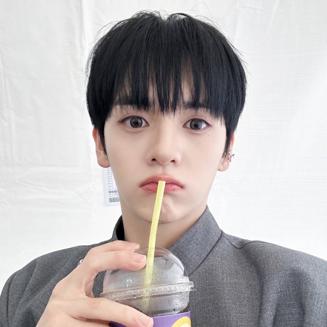 Behind-the-scenes cut of Sungyun (n.SSign)