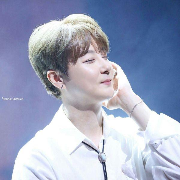 Shining profile picture of Shin Hyesung (SHINHWA) on today's Choeaedol