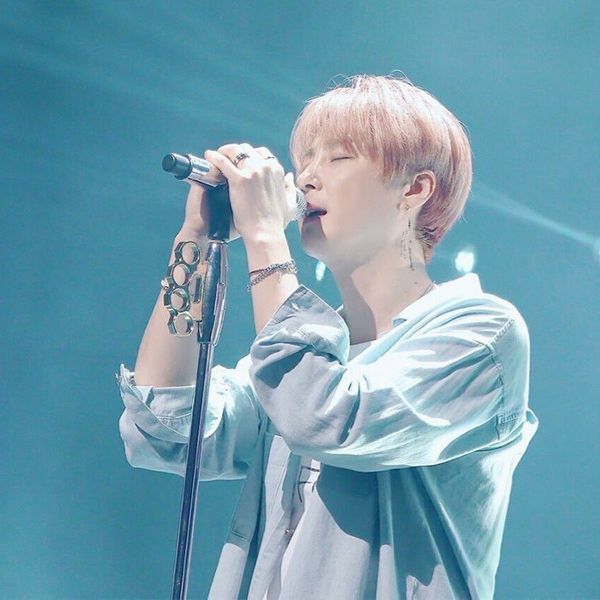 Popular profile image of Shin Hyesung (SHINHWA) selected by votes