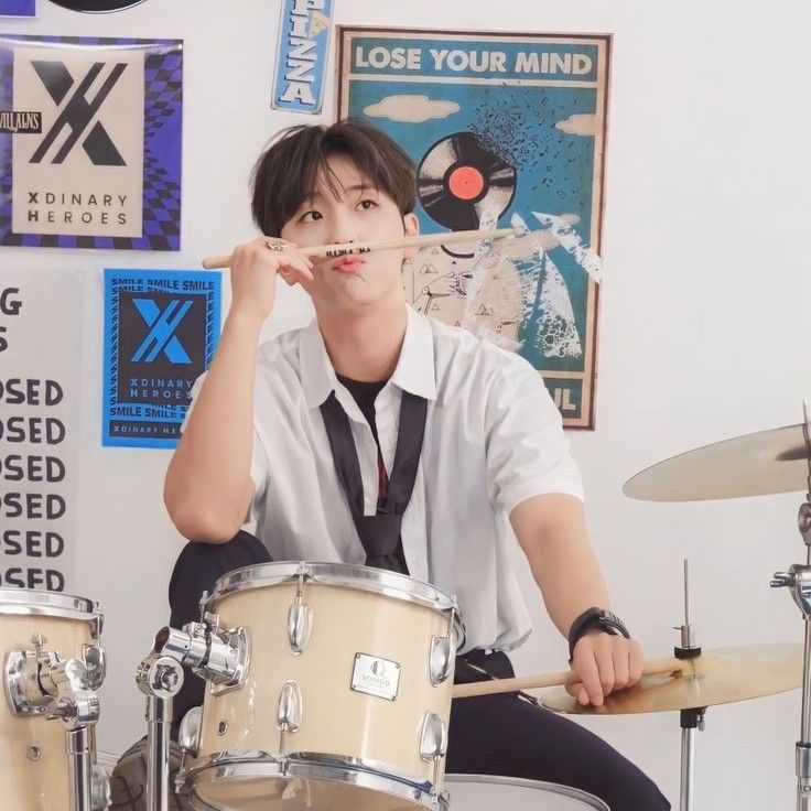Behind-the-scenes cut of Gun-il (Xdinary Heroes)