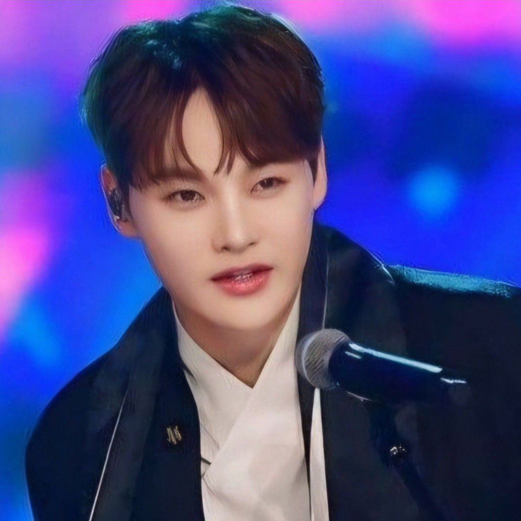 Behind-the-scenes cut of Secret Garden