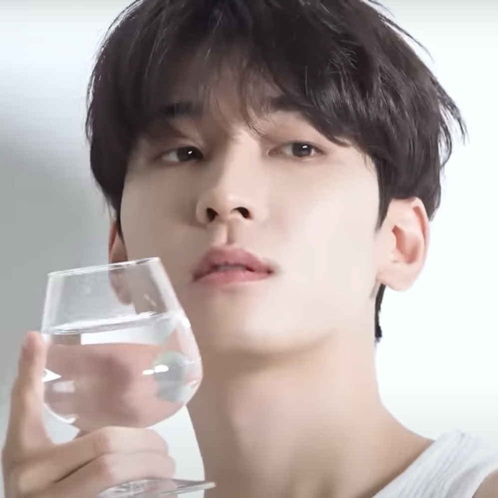 Latest photo of Wonwoo (SEVENTEEN)