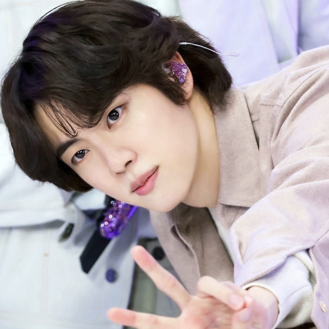 Jin (防弹少年团)的最新活动照片