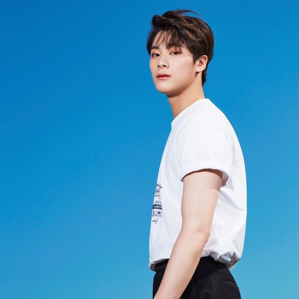 A moment captured by Moonbin (ASTRO)'s fan