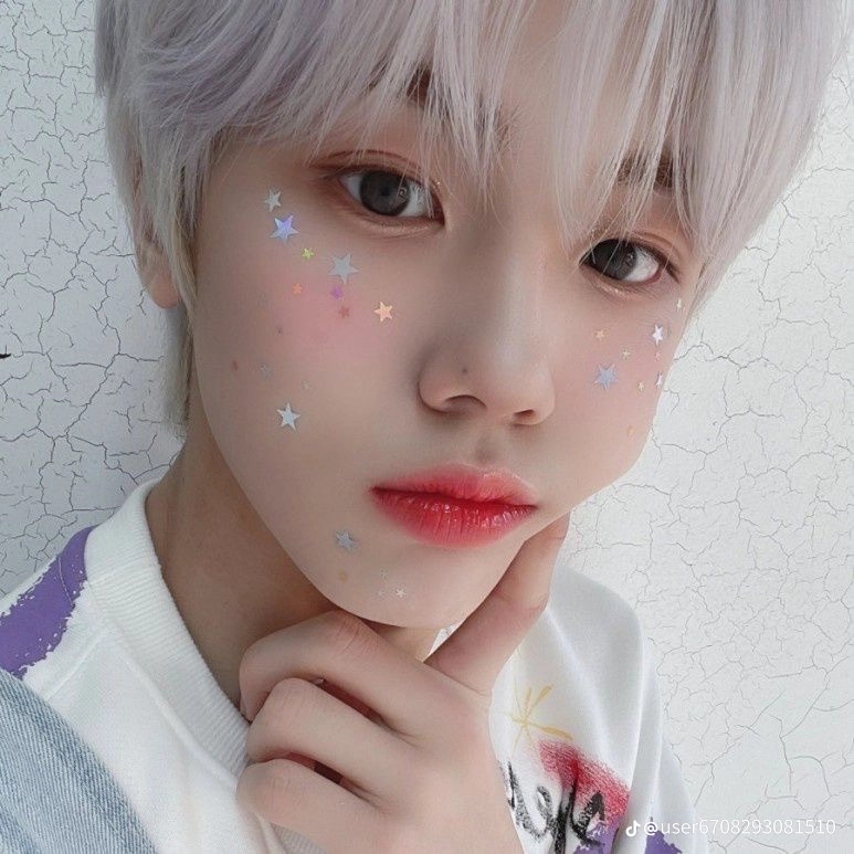 Behind-the-scenes cut of Seongmin (CRAVITY)