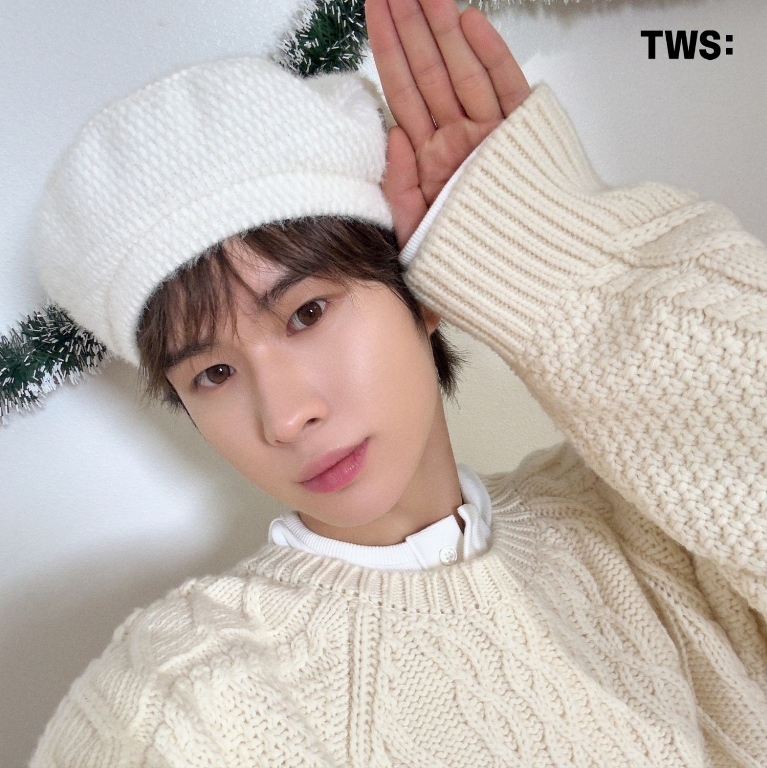 Behind-the-scenes cut of Kyungmin (8TURN)