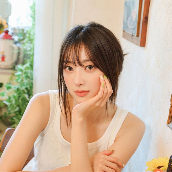 Signature photo of RIINA (H1-KEY) capturing their charm