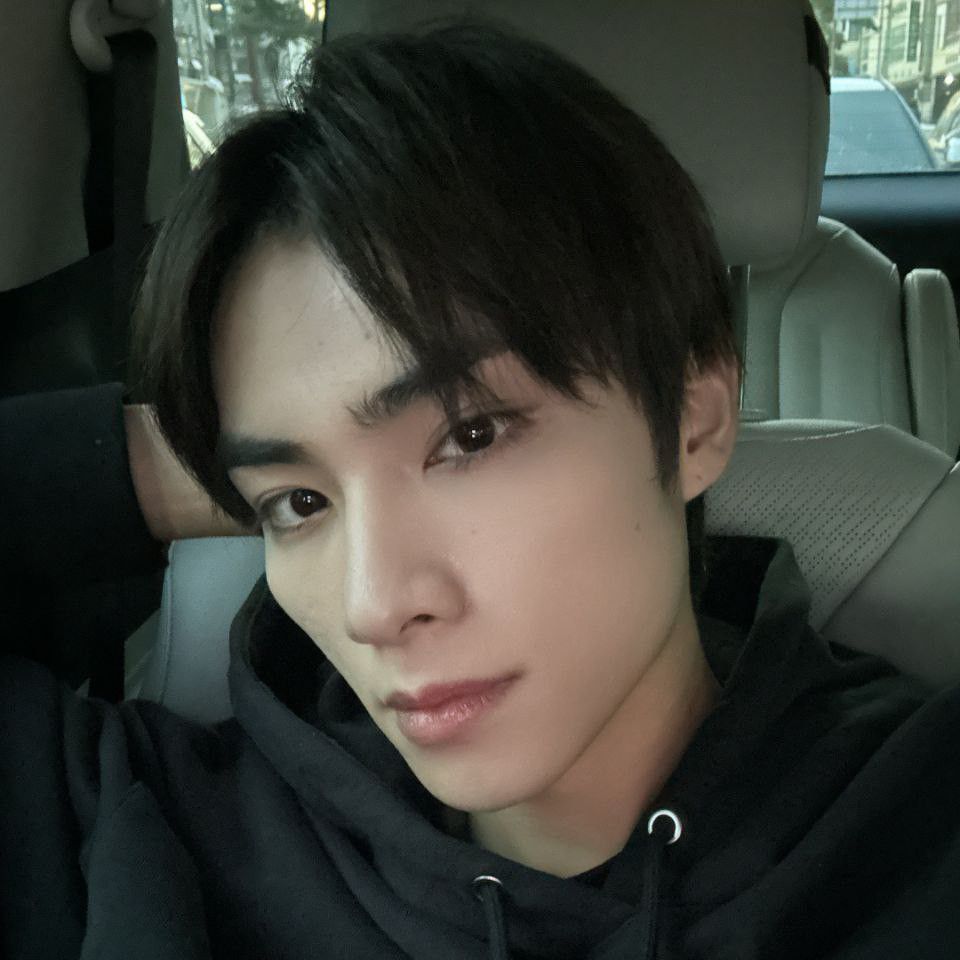 Behind-the-scenes cut of XIAOJUN (WayV)