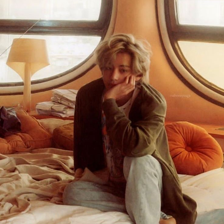 Latest photo of V (BTS)