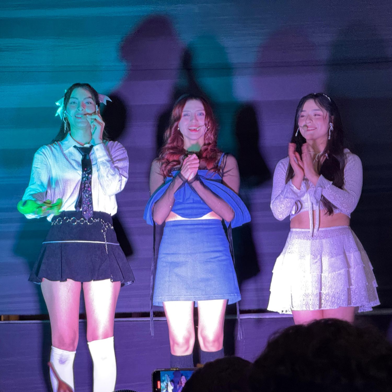A moment captured by BLINGONE's fan