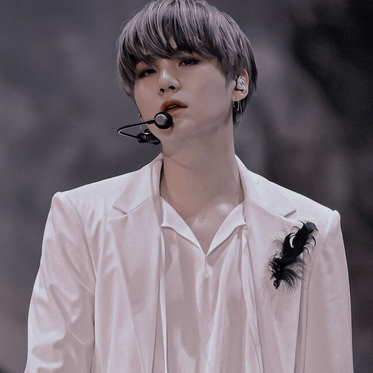 Behind-the-scenes cut of SUGA (BTS)