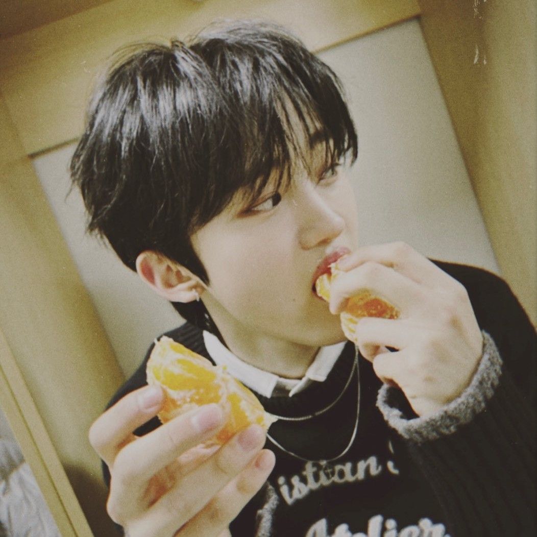 Behind-the-scenes cut of Dohyun (LUN8)