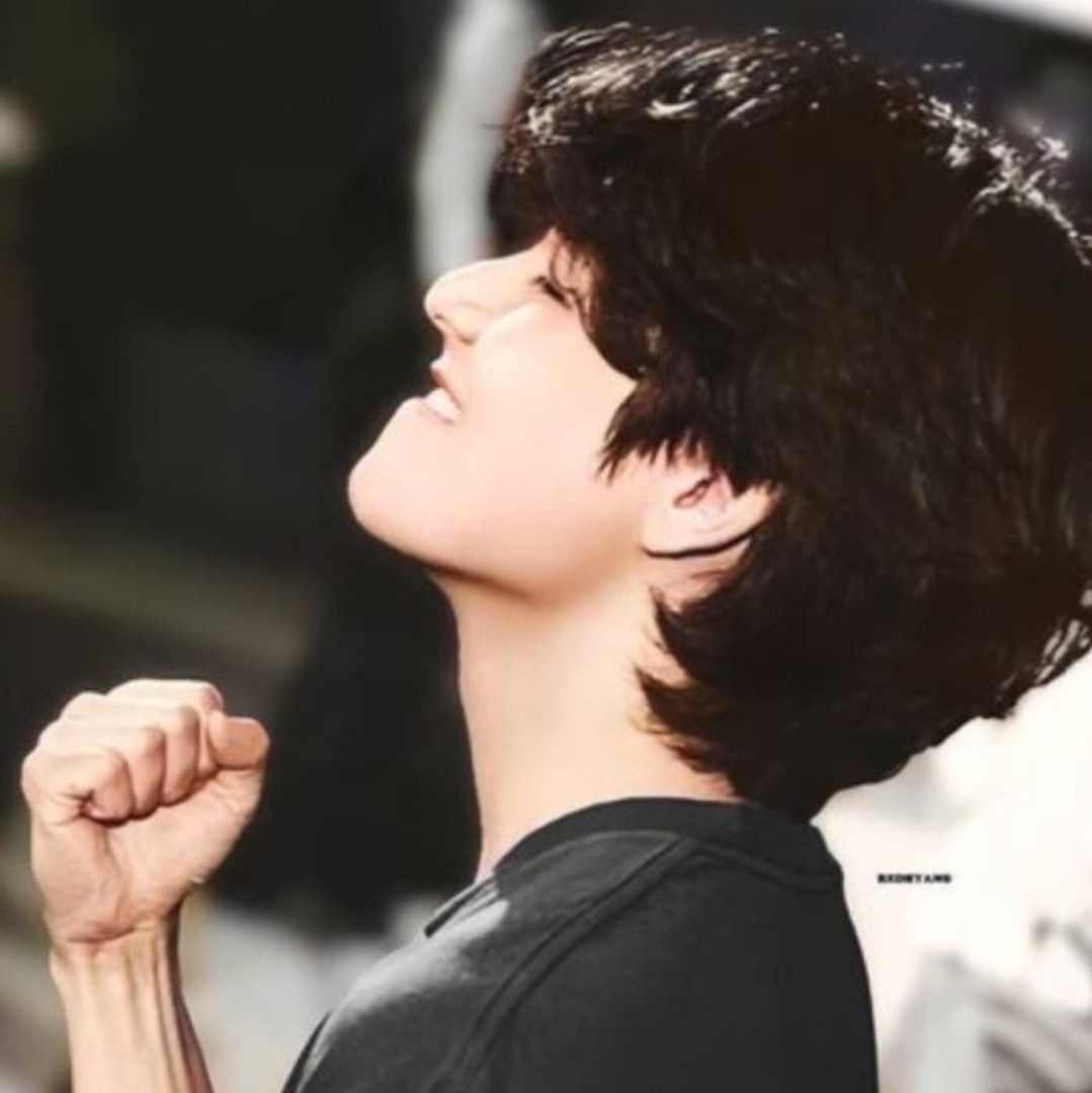 Latest photo of V (BTS)