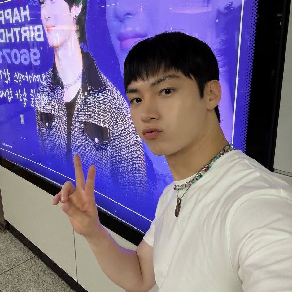 Behind-the-scenes cut of HANGYEOM (OMEGA X)