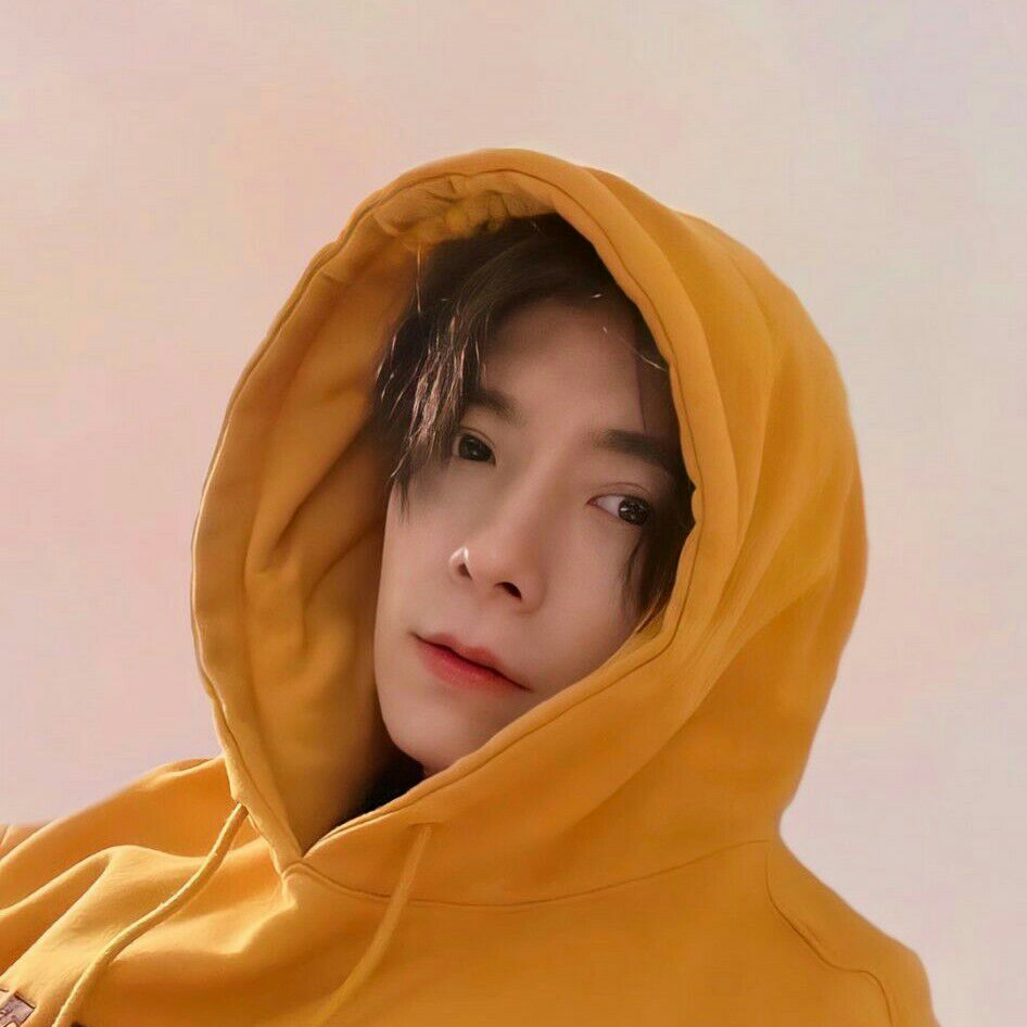 Behind-the-scenes cut of Donghae (Super Junior)