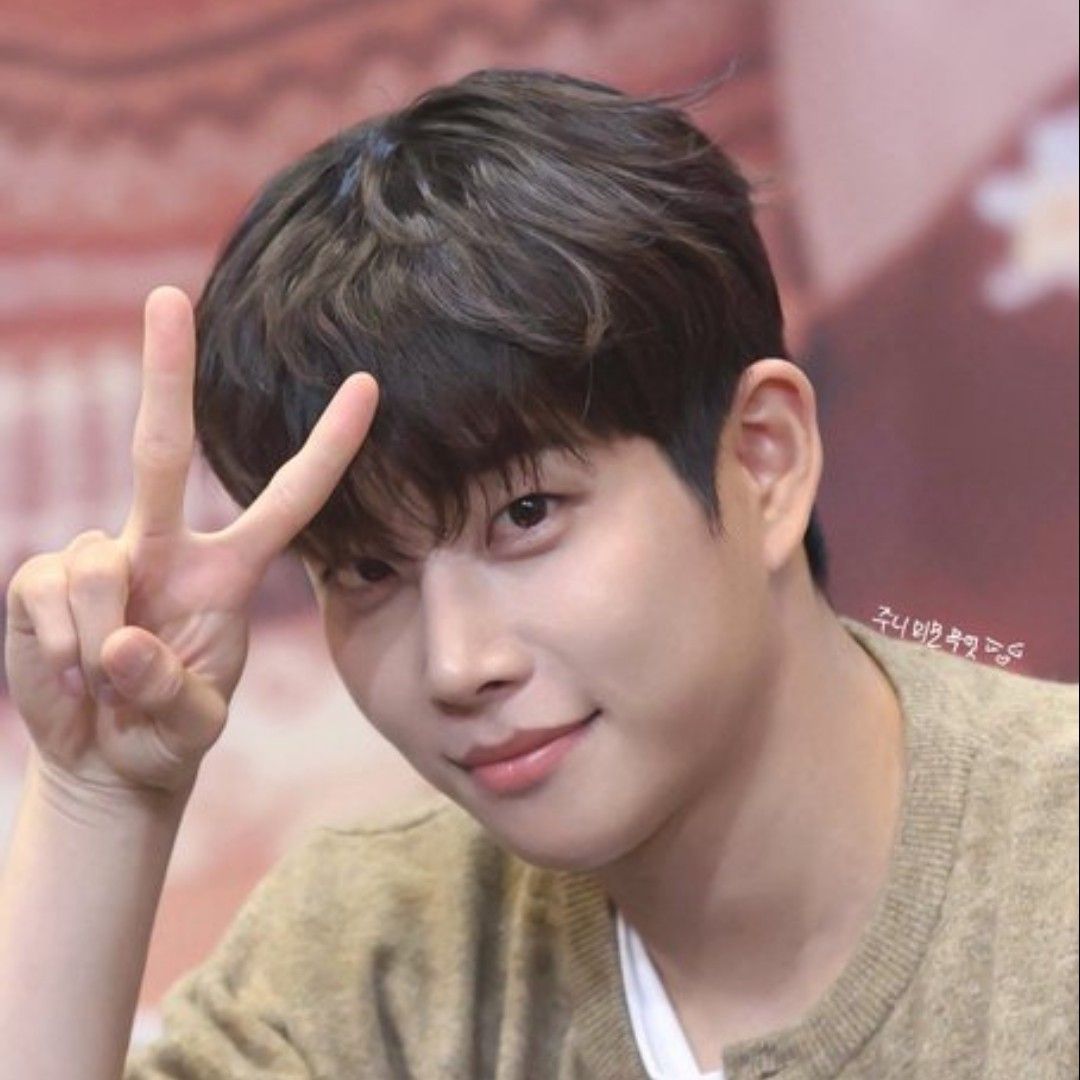 Latest photo of MJ (ASTRO)