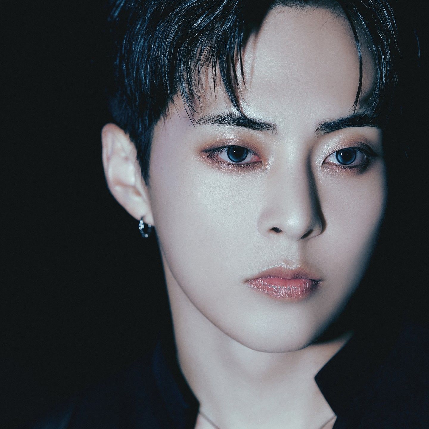 Behind-the-scenes cut of Xiumin (EXO)