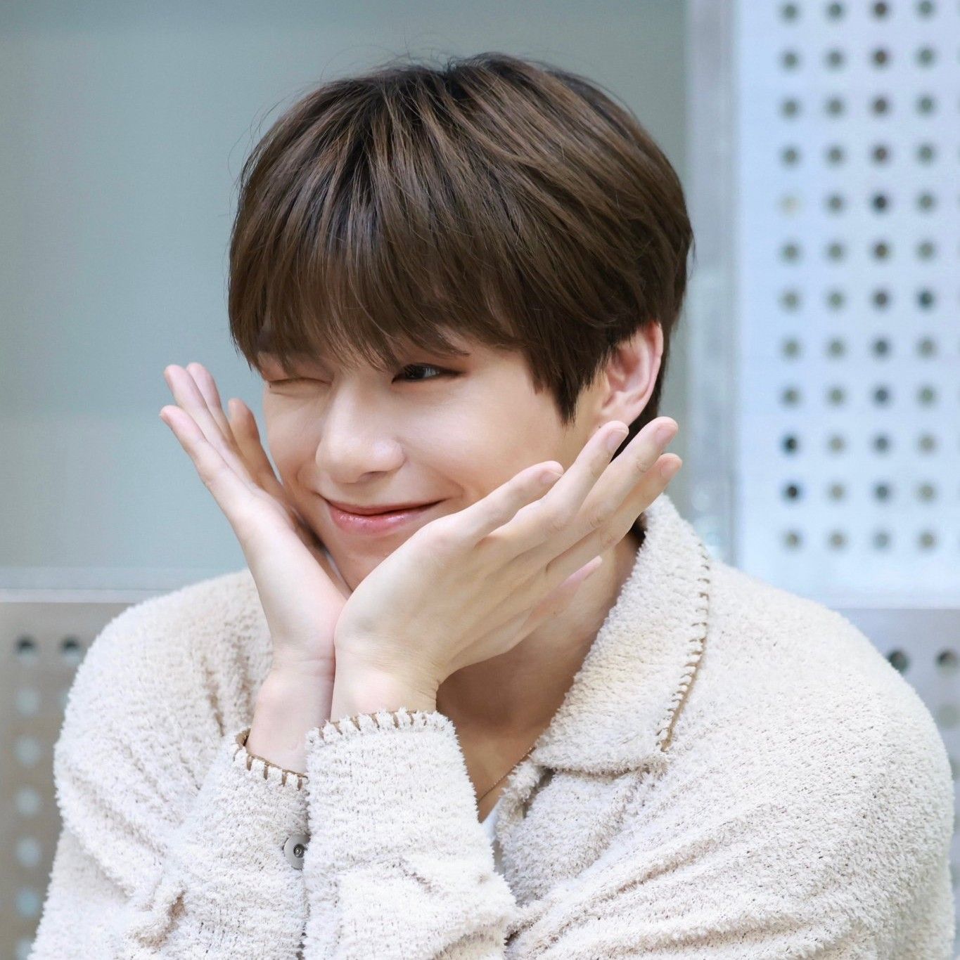 カン・ダニエルの舞台裏ショット