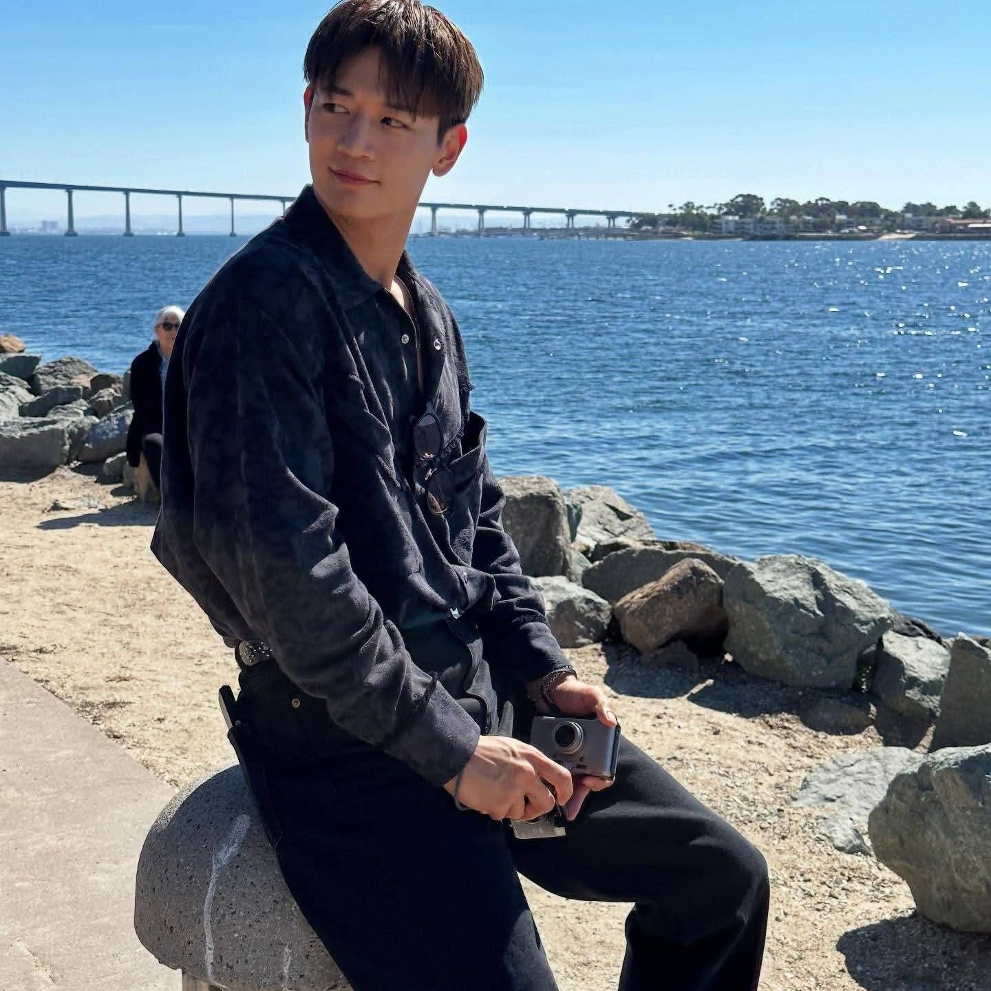 Behind-the-scenes cut of Minho (SHINee)