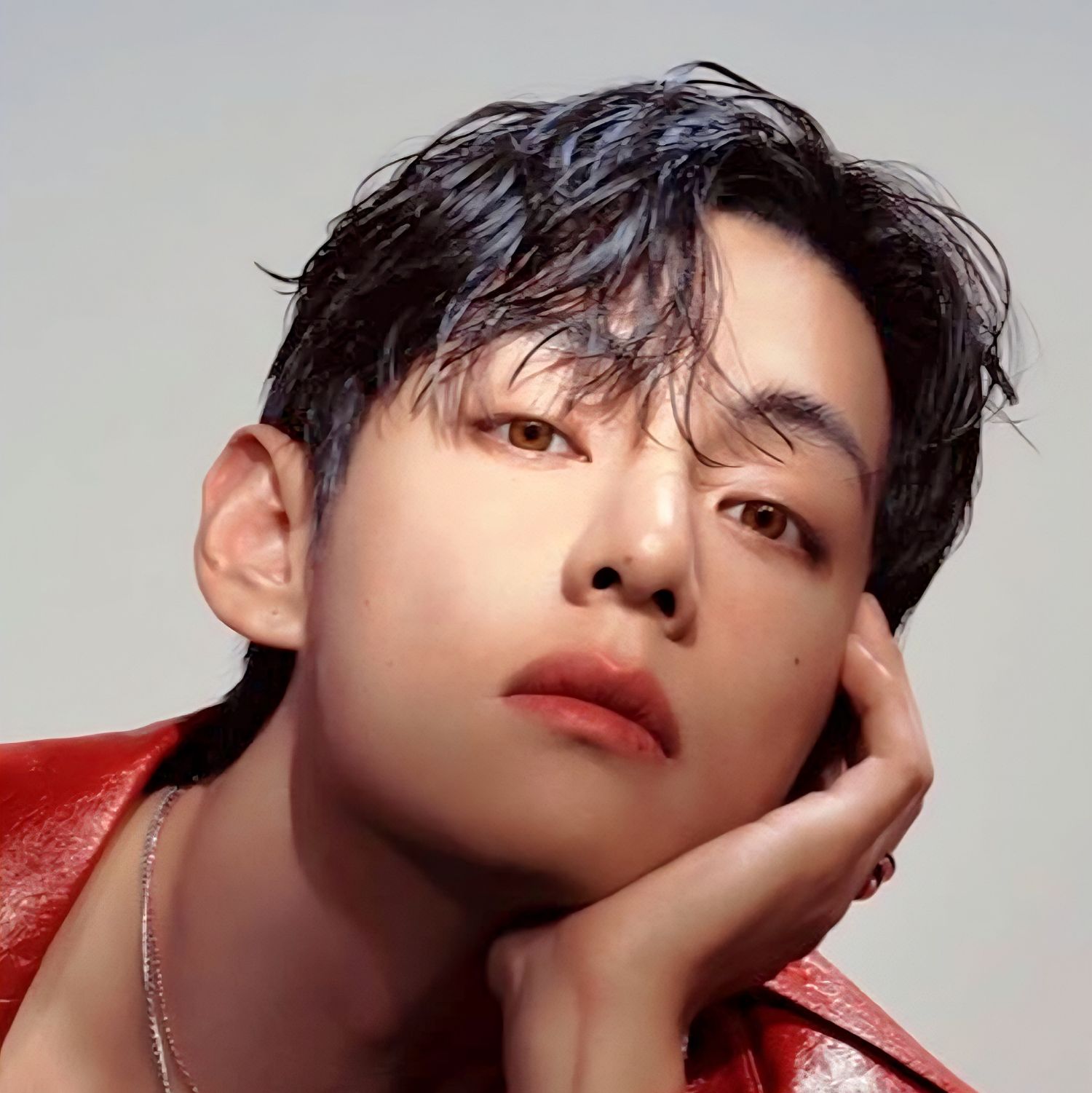 Foto aktivitas terbaru V (BTS)