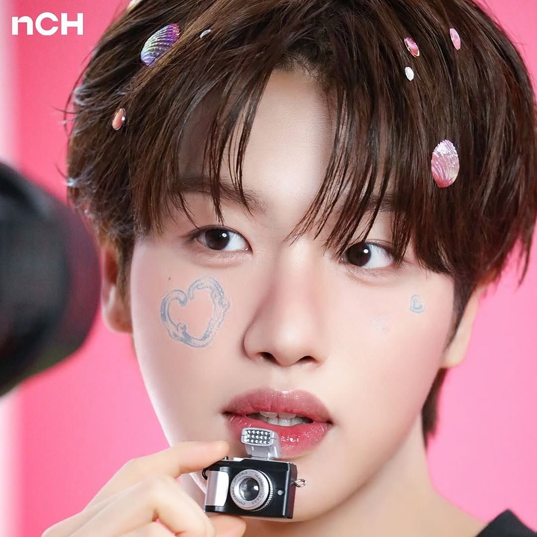 Behind-the-scenes cut of Huiwon (n.SSign)