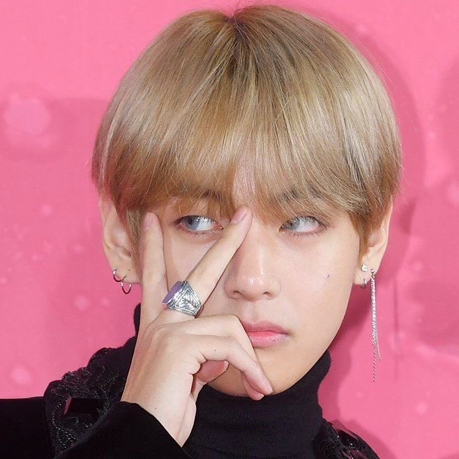 Latest photo of V (BTS)