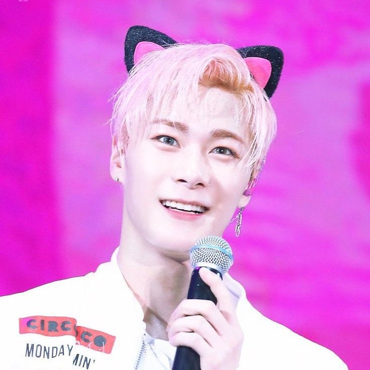 Behind-the-scenes cut of Moonbin (ASTRO)