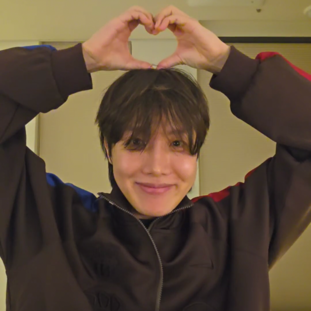 J-hope (防彈少年團)的幕後花絮