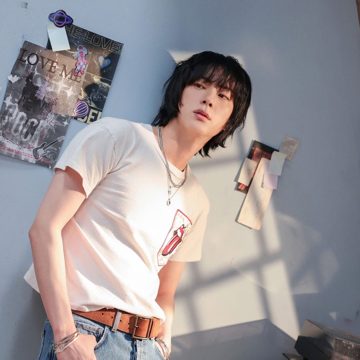 Foto aktivitas terbaru Jin (BTS)