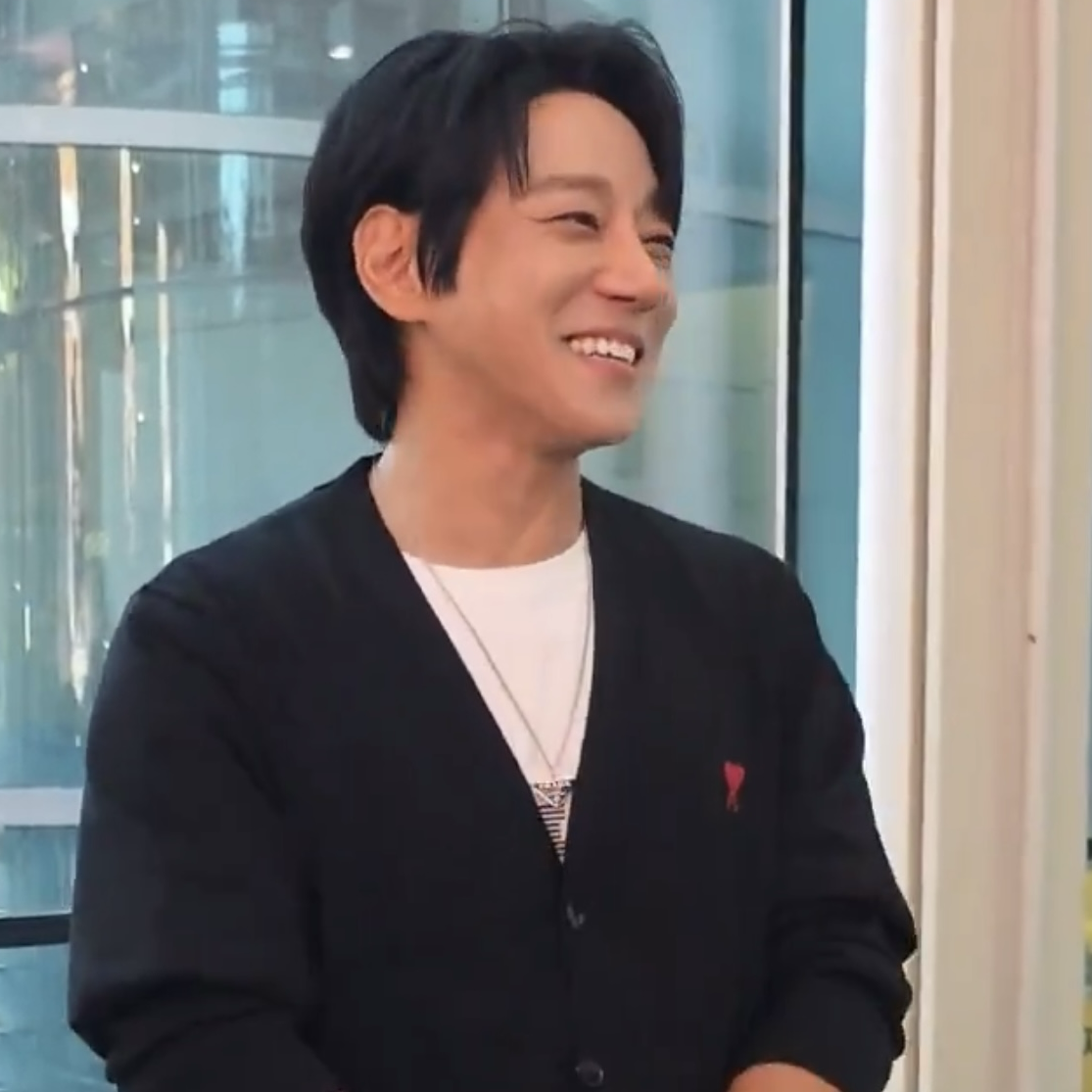 Behind-the-scenes cut of Hwang Chiyeol