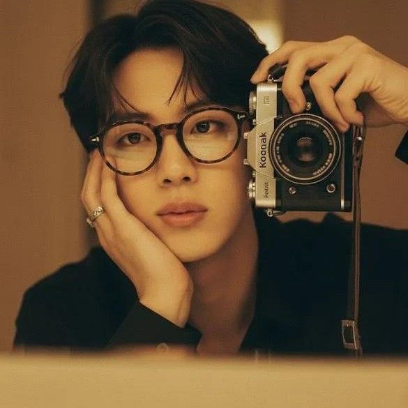 진 (방탄소년단)의 비하인드 컷