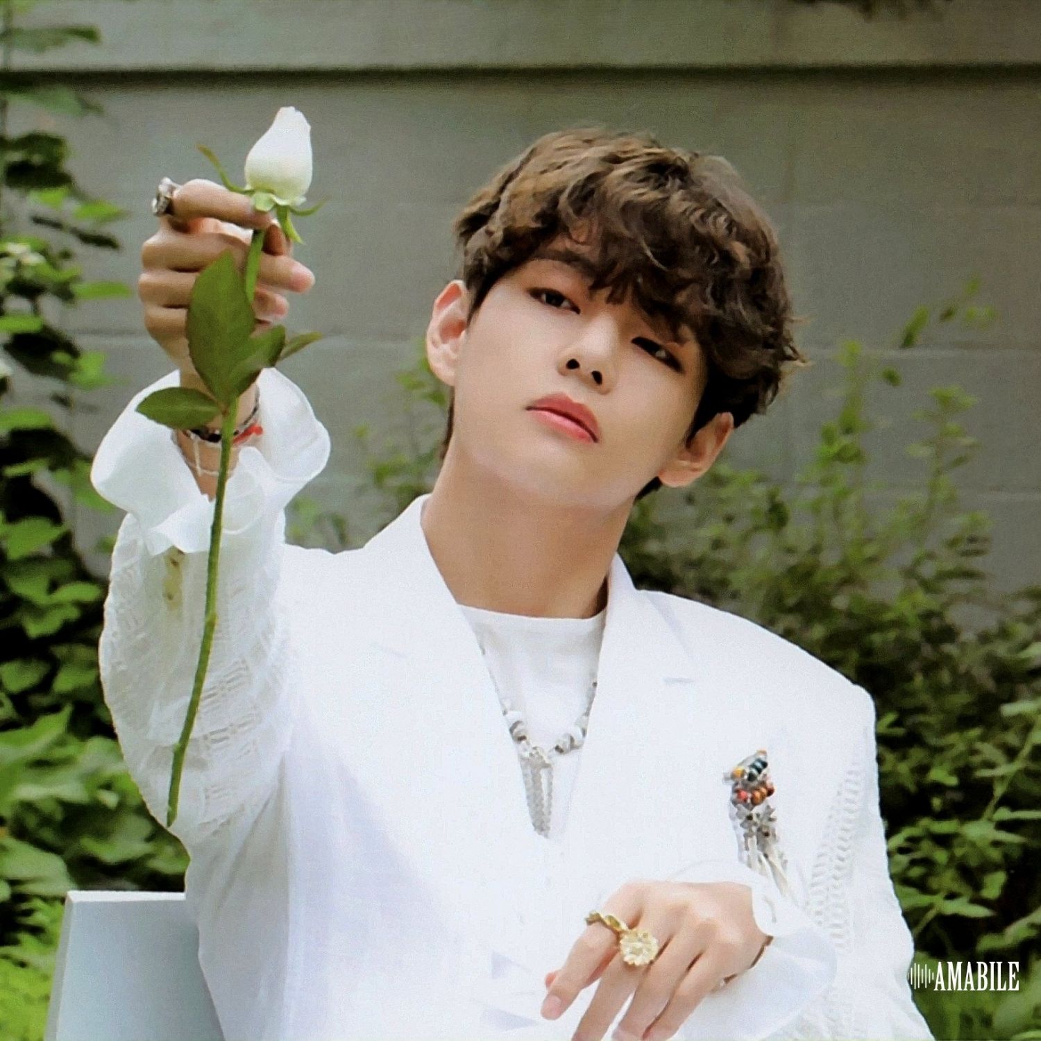 V (BTS)の舞台裏ショット