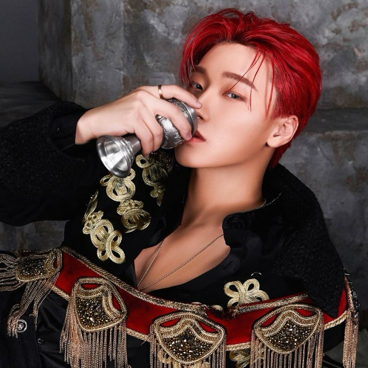 Behind-the-scenes cut of San (ATEEZ)