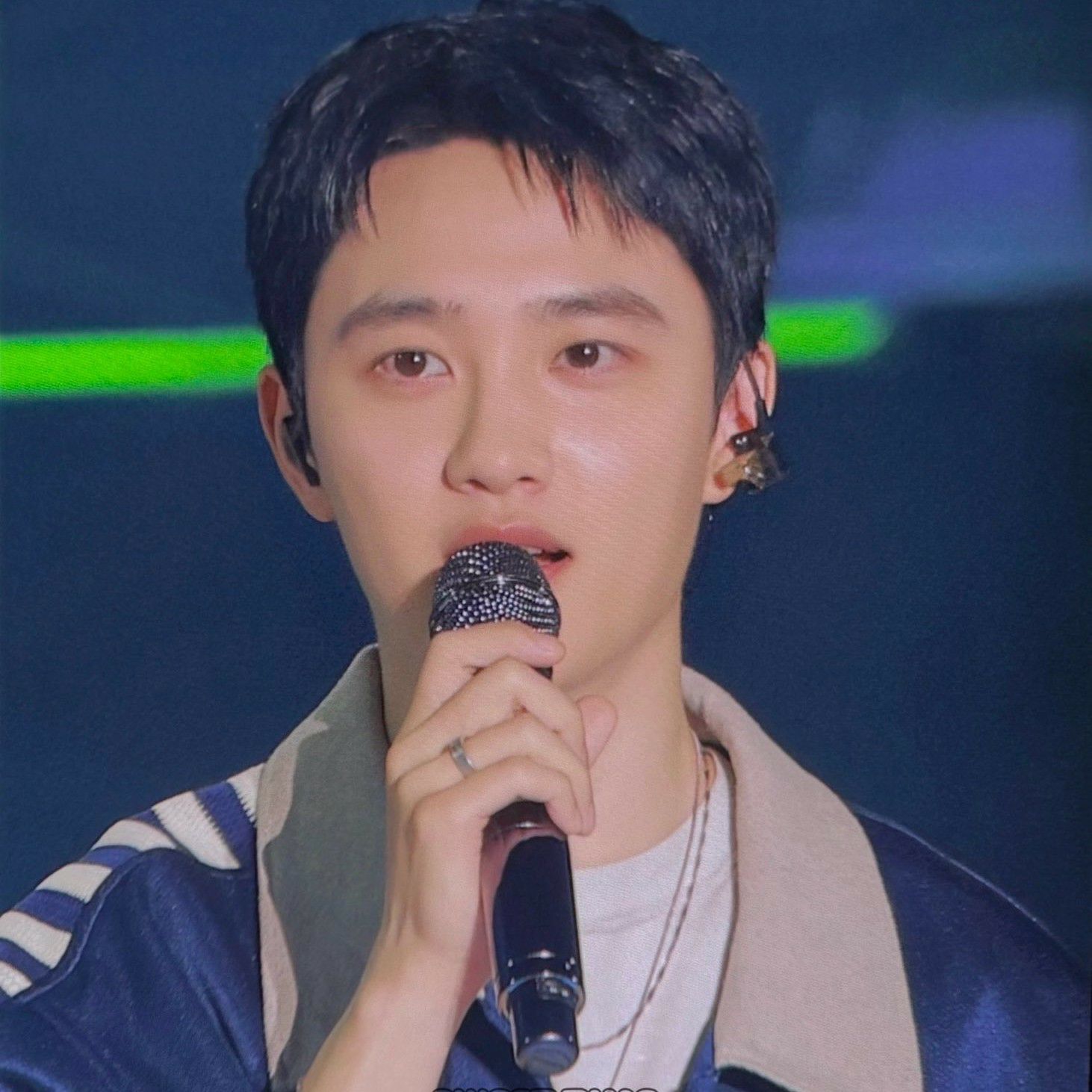 Foto aktivitas terbaru D.O. (EXO)