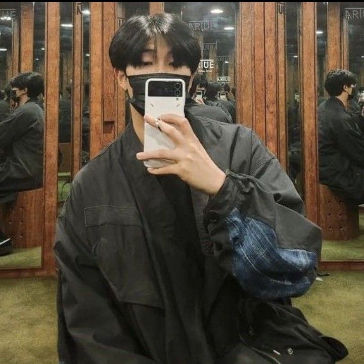 A moment captured by Woonhak (BOYNEXTDOOR)'s fan