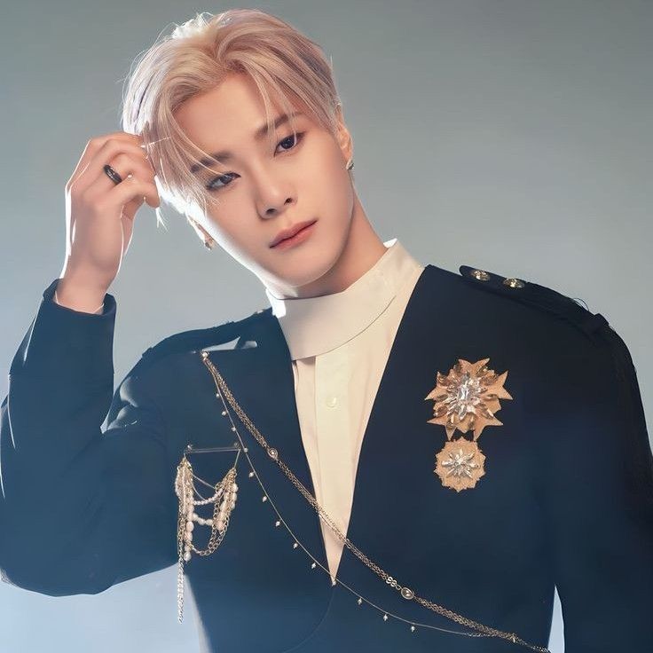 Behind-the-scenes cut of Moonbin (ASTRO)