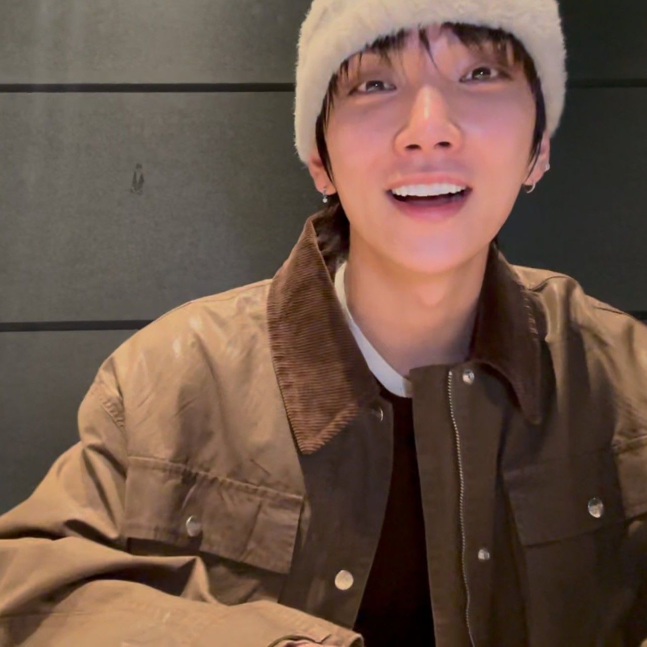 Foto aktivitas terbaru Joshua (SEVENTEEN)