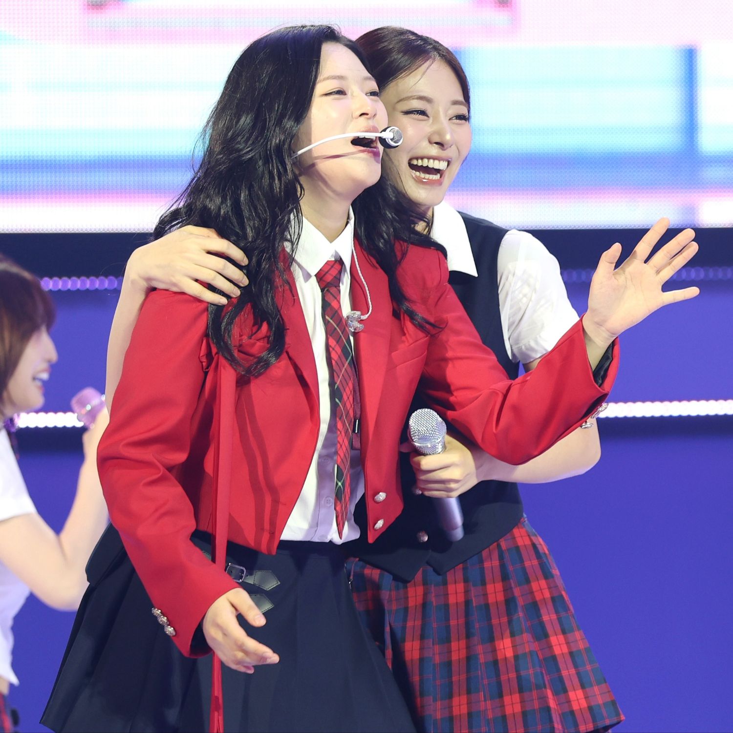 Behind-the-scenes cut of TWICE