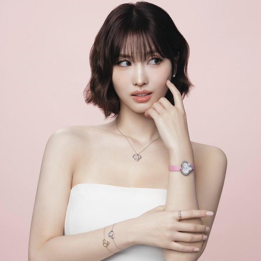 Latest photo of Momo (TWICE)