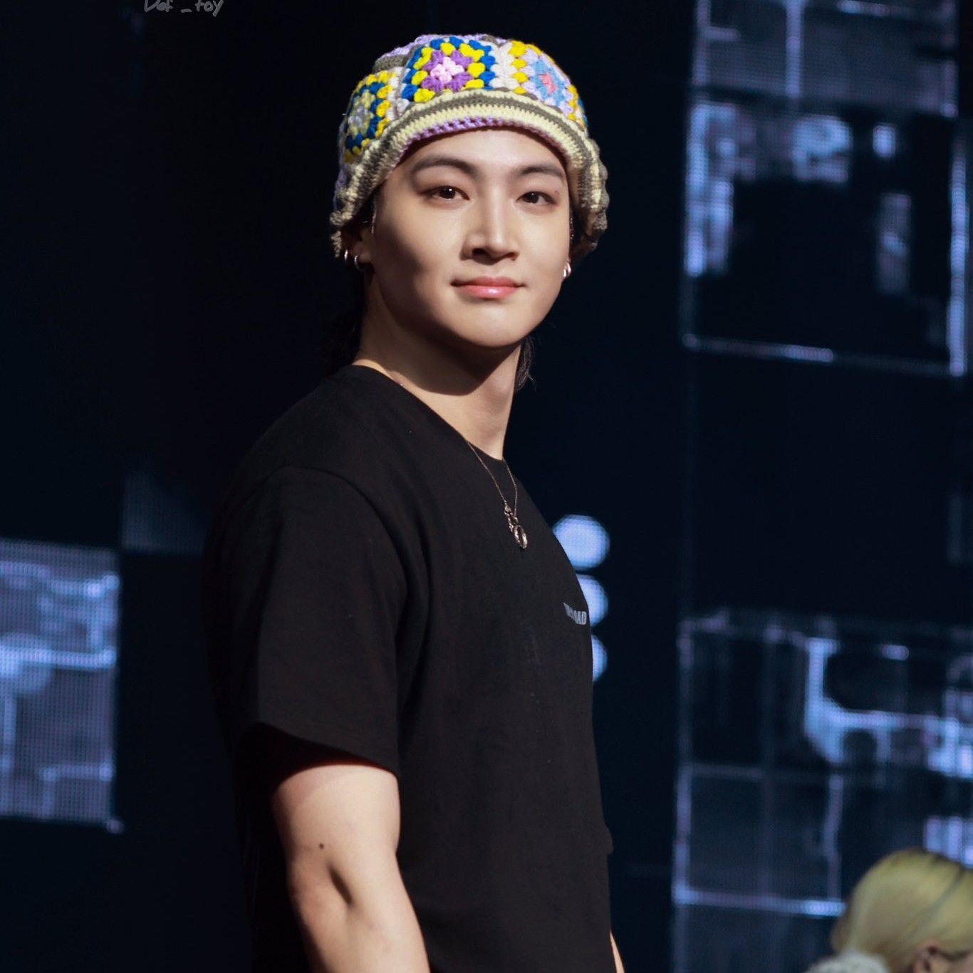 Latest photo of JAY B (GOT7)