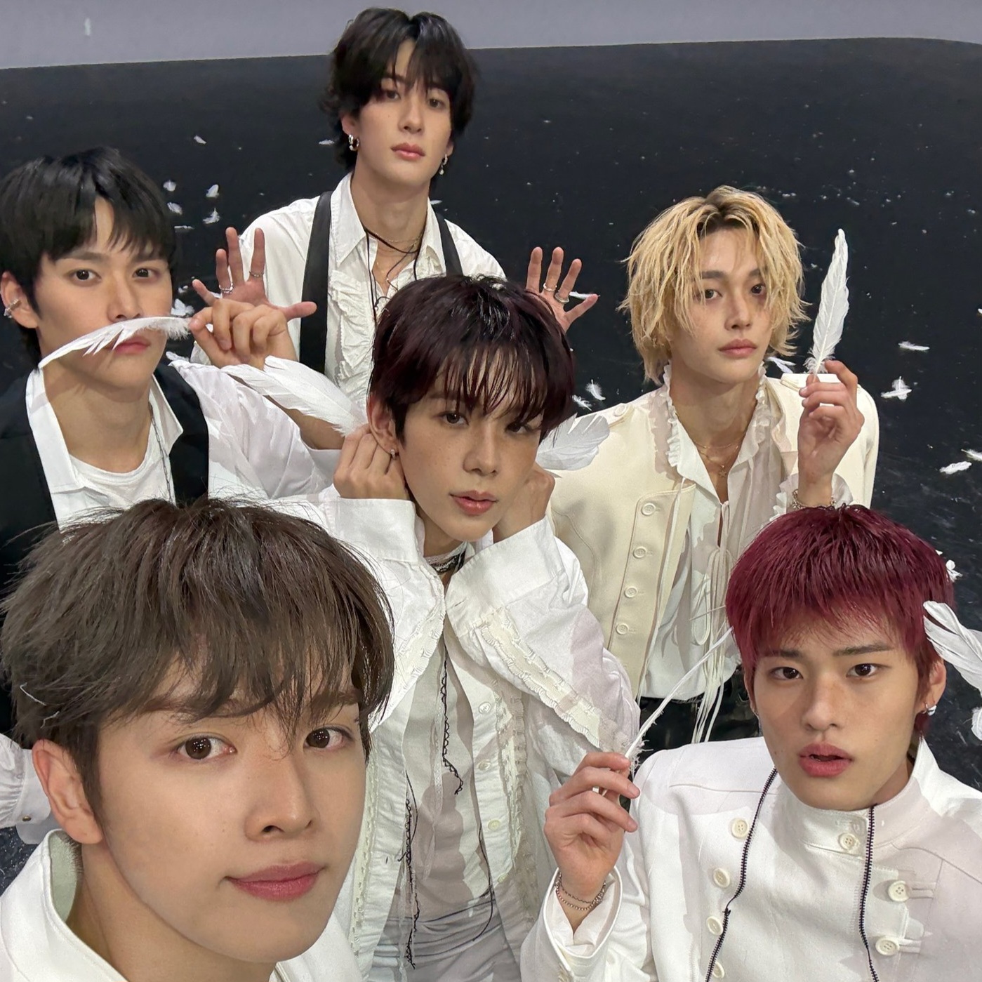 Hot post catching attention from 라이즈's fandom