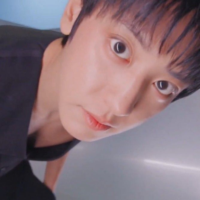 Foto terbaru Chanyeol (EXO)