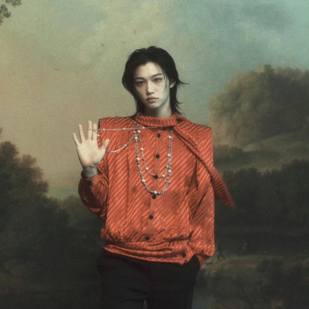 Latest photo of Felix (Stray Kids)