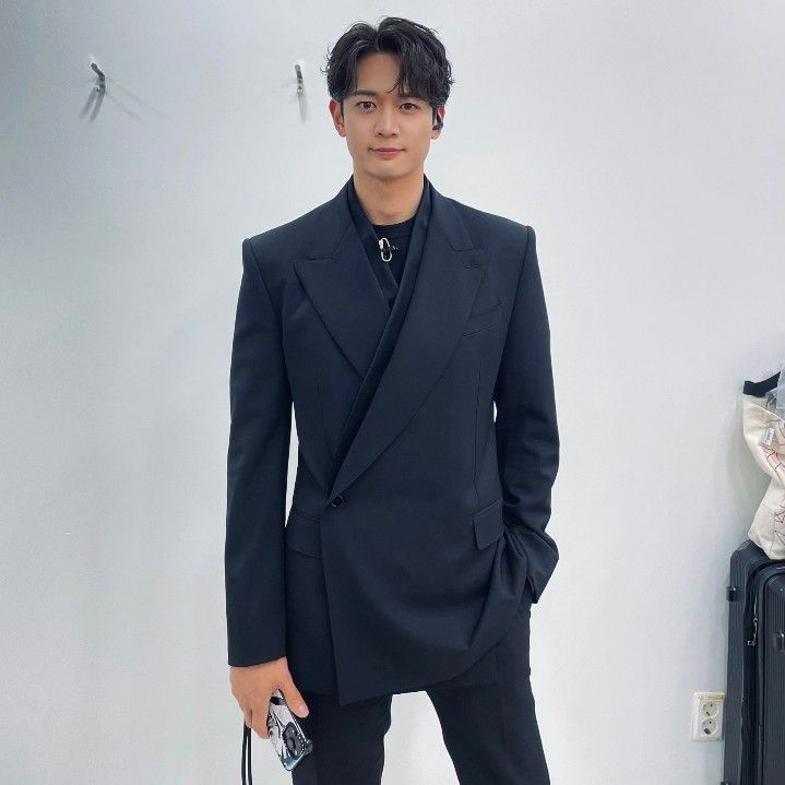 A moment captured by Minho (SHINee)'s fan